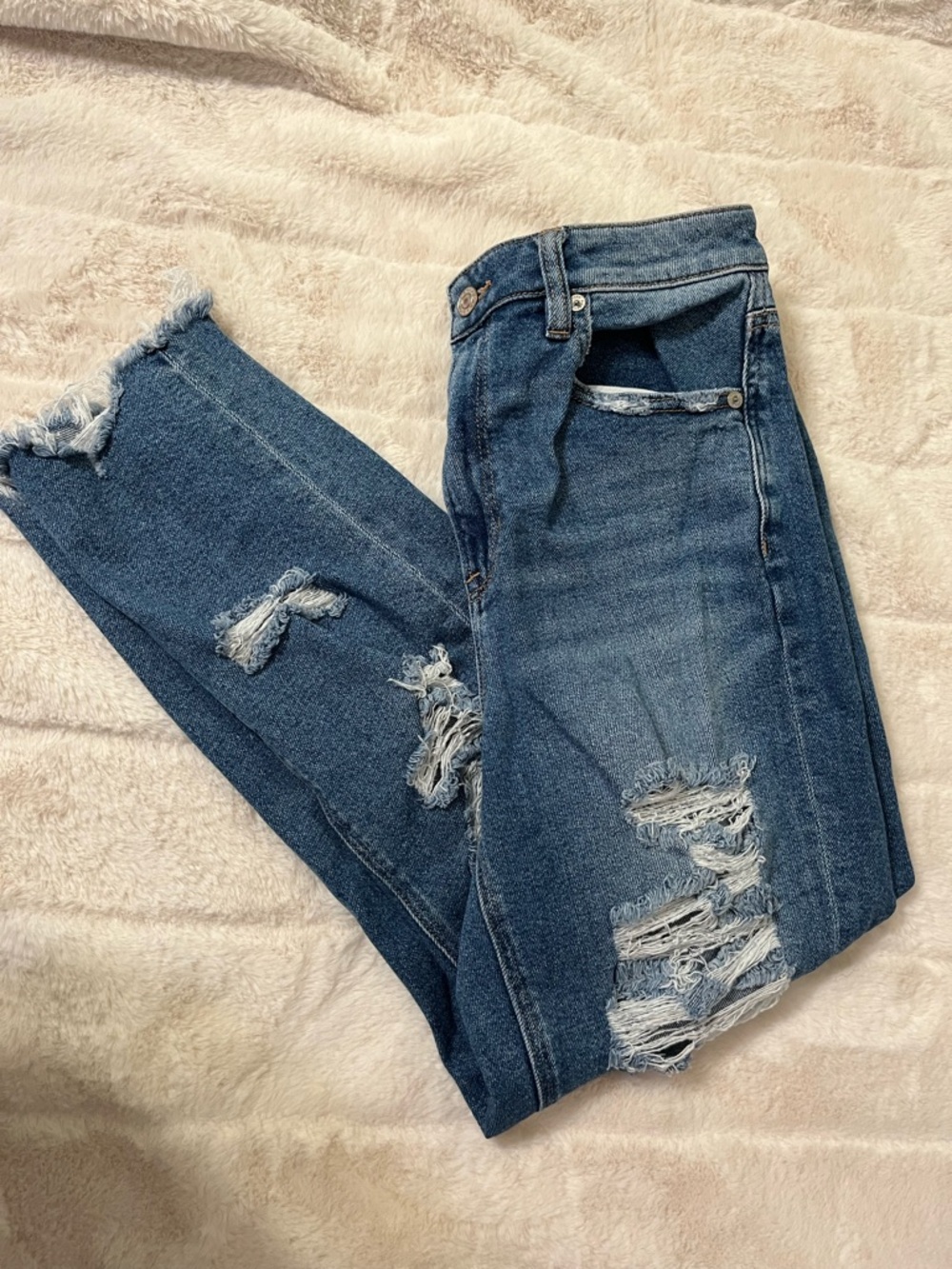 American Eagle Outfitters Distressed Mom Jeans – Medium Blue